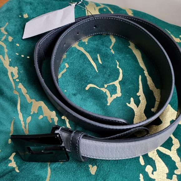 Gucci Black and Gray Leather Belt - Picture 1 of 8